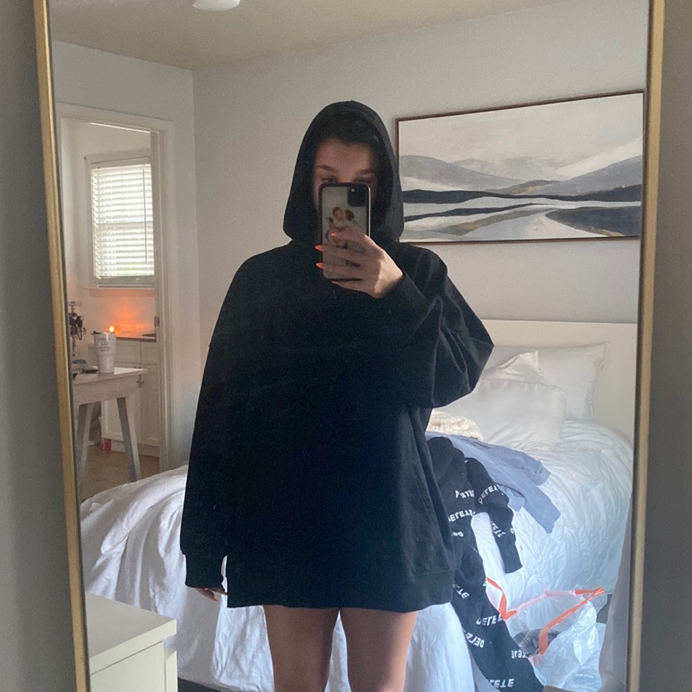 black oversized sweatshirt